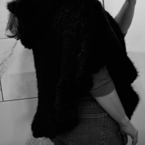 Black Mink Knitted Poncho Cape with Hood NWOT - Picture 9 of 10